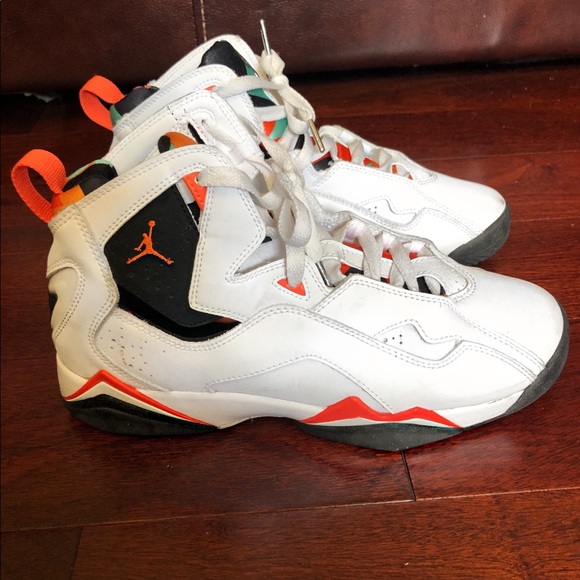 Classic Girls Jordan True Flight’s! - Picture 1 of 3